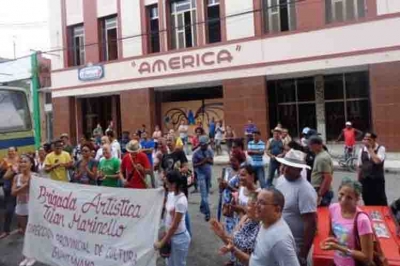 El arte lleva aliento,apoyo y esperanza a damnificados de Matthew 