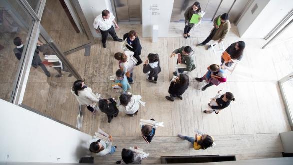 personas a la entrada del museo jumex