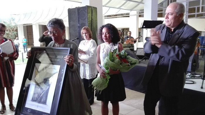 Awarded Lesbia Vent Dumois National Prize of Plastic Arts 2019