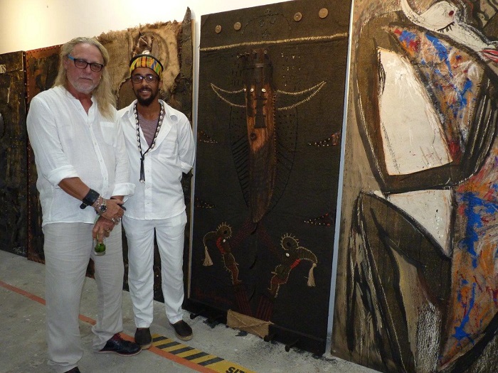 Moisés Finalé and Maden Morgan project artists Sitio en Construcción