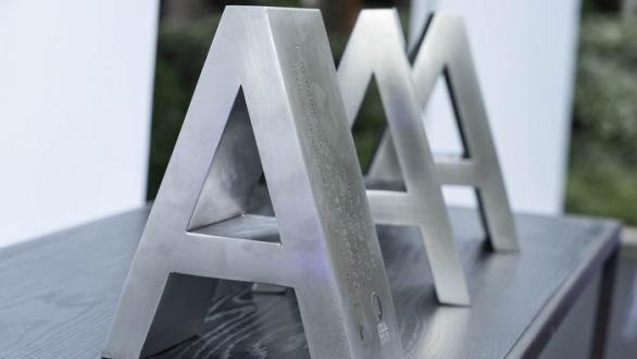 trofeos entregados a los ganadores del premio "A" al Coleccionismo