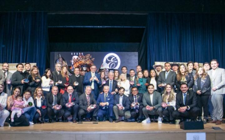 FOTO DE FAMILIA-PREMIOS EXCELENCIAS 2024- 22ENERO2025