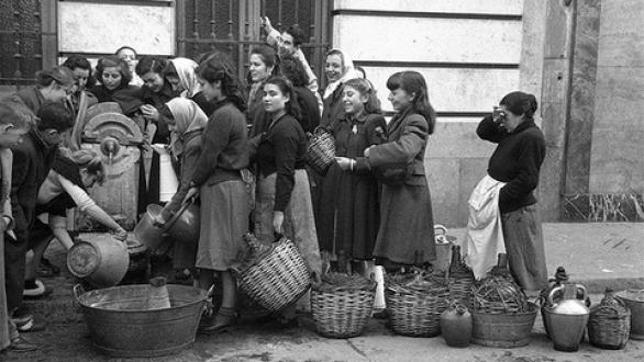 Restricciones de agua en Madrid. Reportaje para el diario Informaciones, diciembre de 1950 José Demaría Vázquez "Campúa"