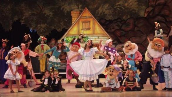 La colmenita presenta Blanca Nieves