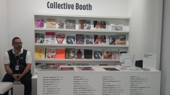 El stand colectivo de revistas en Art Bassel donde esta Art por Excelencias