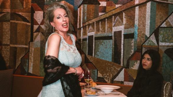 Una cena cantada por Café de la ópera