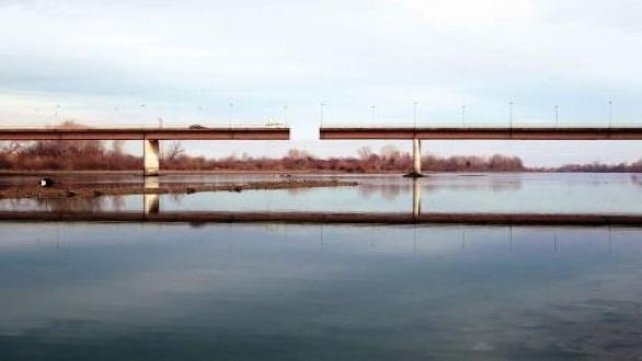 BRANKO STANOJEVI? & MILENA STRAHINOVI? | Serbia 1983 & 1984 | Border, 2014, Monument made of mirrors and steel substructure