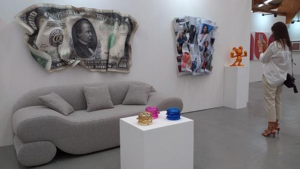 Vista de obras expuestas en Art Marbella y Marbella Design 