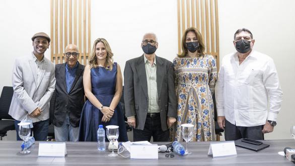 personalidades del jurado y ganadores de los premios nacionales de música 2021 en Dominicana 