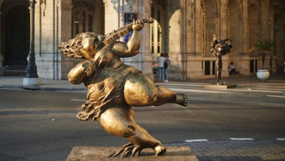 esculturas del artista chino Xu Hong Fei Tomada de https://onlinetours.es/