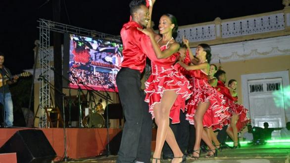 La danza también le dio la bienvenida al cumpleaños de la ciudad.Foto: Vicente Brito