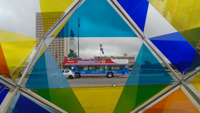 Habana polícroma, vista desde el muro