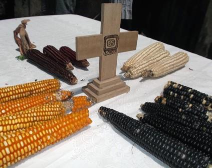 La cultura maya atrapa sueños en un barrio habanero