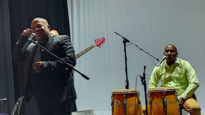 "Época de Amar" con Waldo Mendoza en Venezuela