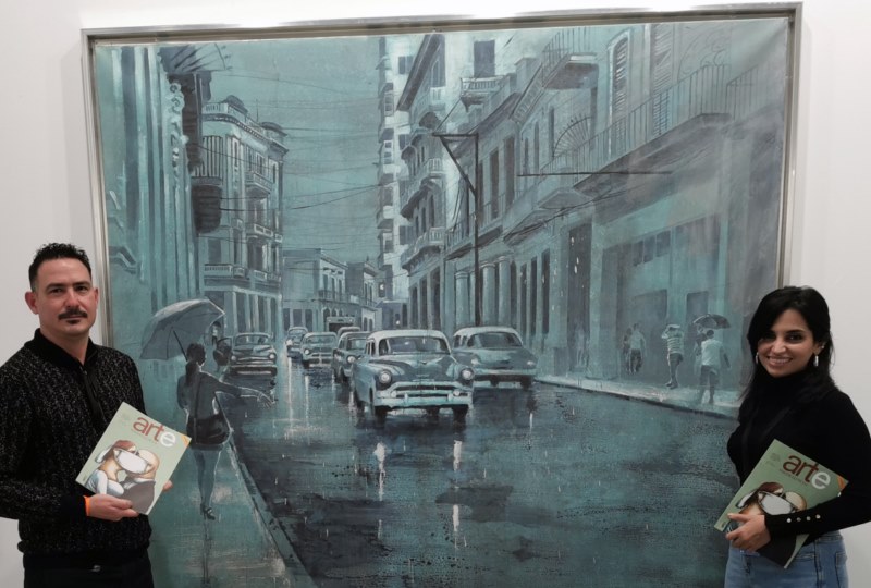 Sandra García junto al autor de la entrevista en Art Madrid 22 