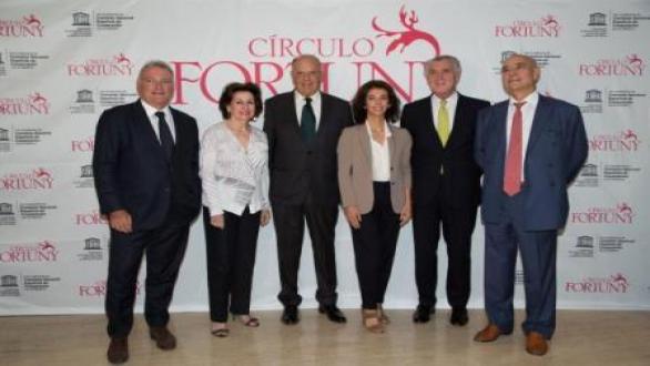 Sr. D. Jean-Louis Paccalin, Director General JCDecaux España;  Sra. Dª. Elisabeth Ponsolle des Portes, Consejera Delegada de Comité Colbert; Excmo. Sr. D. Carlos Falcó, Presidente Ejecutivo de Círculo Fortuny;  Sra. Dña. Almudena Arpón de Mendívil, Secretaría General de Círculo Fortuny; Sr. D. Evelio Acevedo, Director Gerente del Museo Thyssen-Bornemisza, Excmo. Sr. D. Federico Palomera Güez, Secretario General de la Comisión Nacional Española de Cooperación con la UNESCO