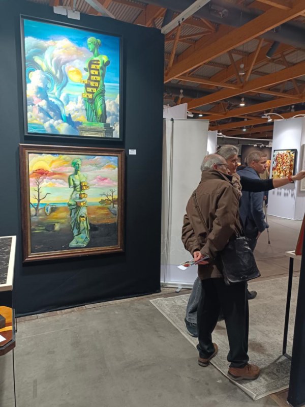 Saco ( artista Italo-frances ) Tributó a la Venere di Dalí. 