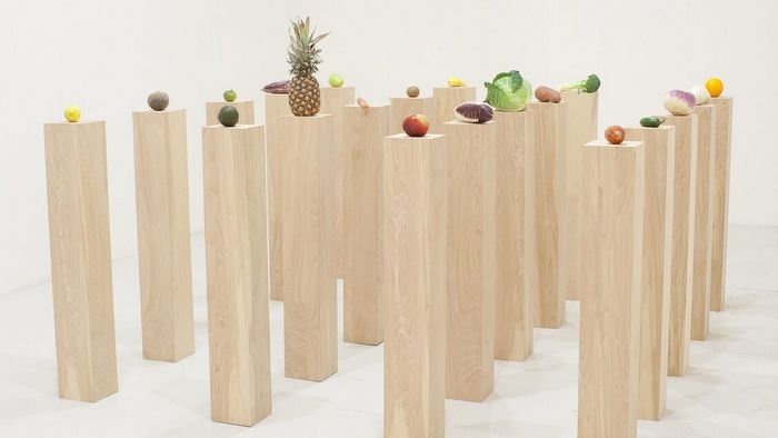 Darren Bader´s Edible Exhibition