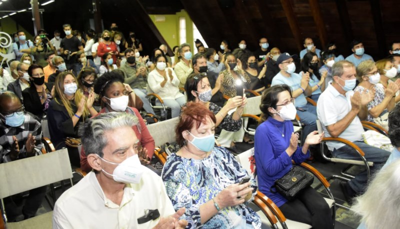 Invitados a la presentación del libro Juntos, una historia universal 