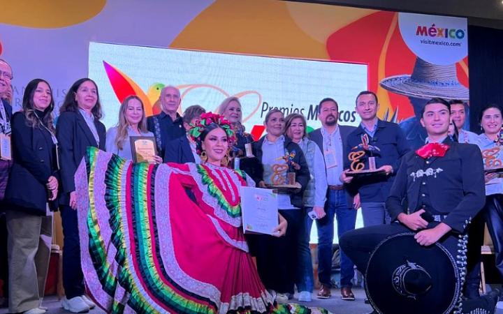 Entrega de Premios Mágicos por Excelencias 2025