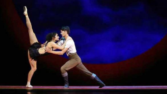 bailarines en escena- acosta danza