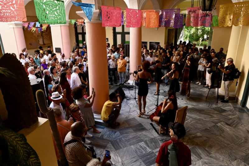Gran asistencia de público a la inauguración