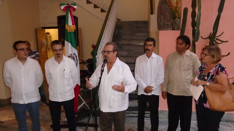 Unánime presencia de muertos y vivos