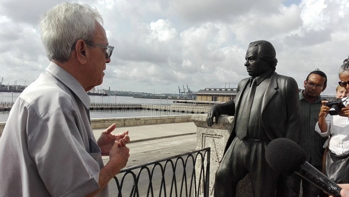 Nicolás Guillén statue inaugurated in the Alameda de Paula