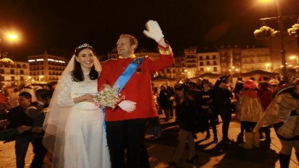 Imagen de disfraces en Nochevieja, Pamplona