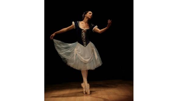 Viengsay Valdés en “Giselle”. Fotógrafo: Jacques Moatti