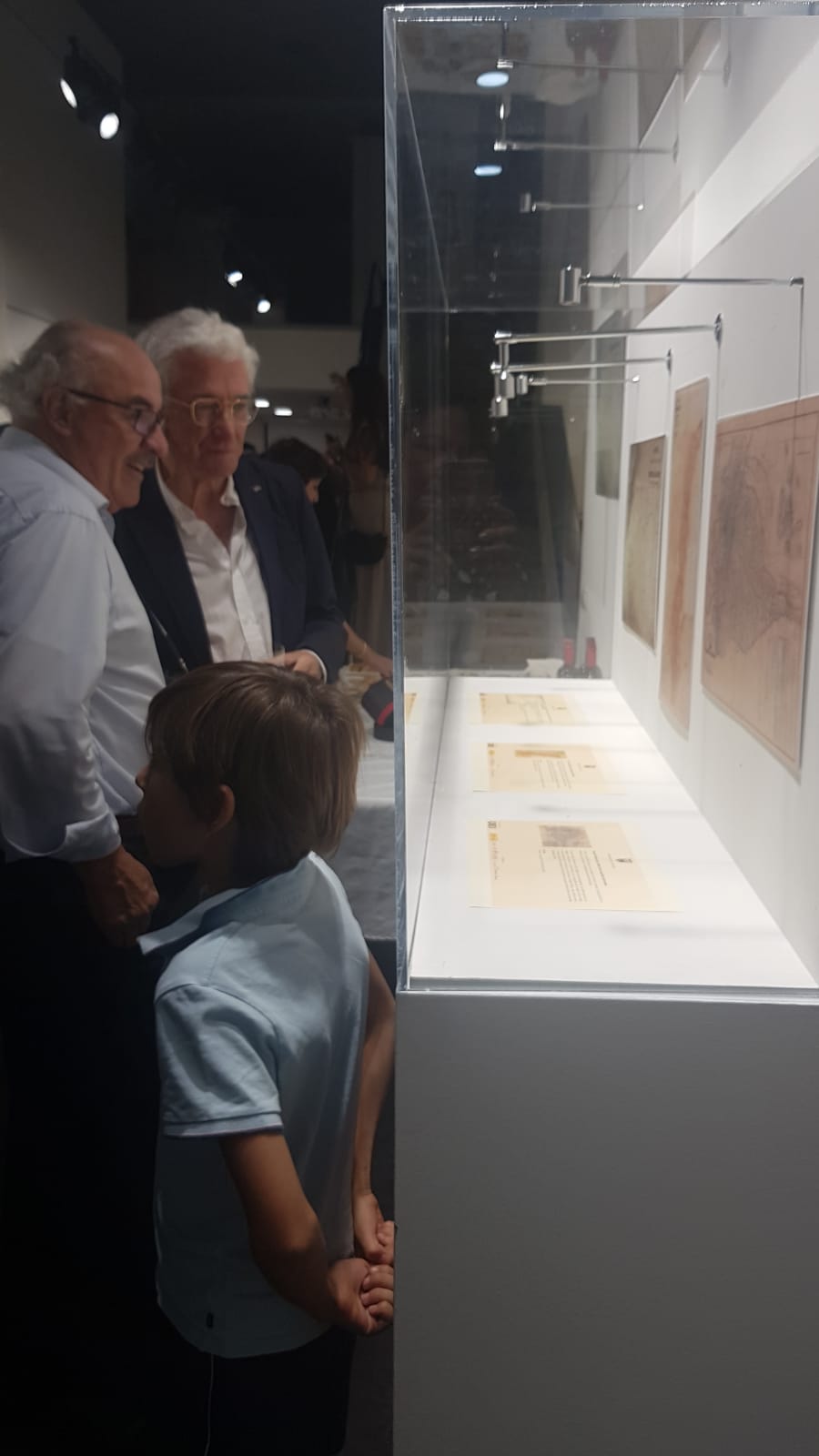 exposición "Ecuador destino de ciencia testimonio gráfico y mapas de una nación"