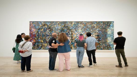 Vista de la exposición 'Damien Hirst: Vivir para siempre (por un momento)'. Museo Jumex, 2024. Foto: Israel Esparza.