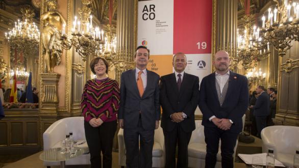 Maribel López, ARCOmadrid Co-director; Eduardo López-Puertas, Managing Director of IFEMA; Claudio de la Puente Ribeyro, Ambassador of Peru in Spain and Carlos Urroz, ARCOmadrid Co-director