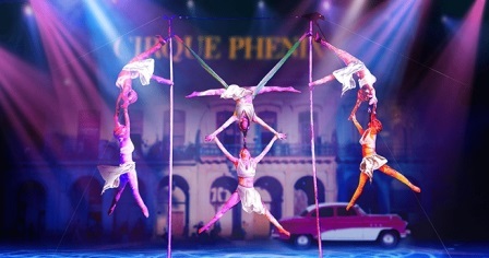 Cuba muestra su circo en París