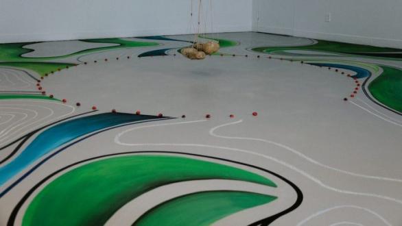 Sophie Kurtness, Takuneu / porter la vie, 2022, installation view, Le LOBE. Photo: Patrick Simard
