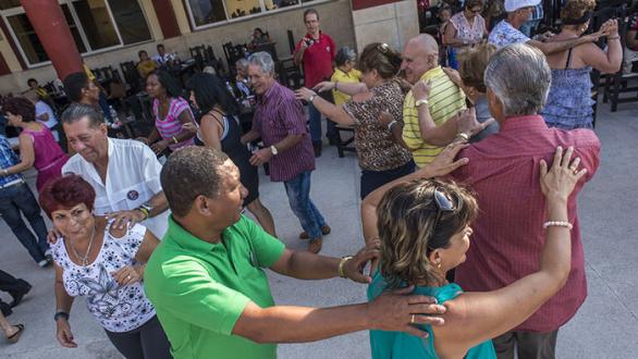 Bailadores del proyecto comunitario Casineando en Playa