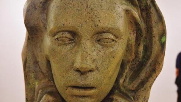 Electa Arenal, detalle de autorretrato 