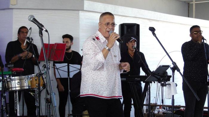 Rain and Fire, by Issac Delgado, with many aromas