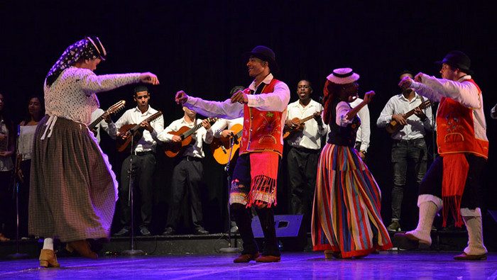 Un abrazo desde la danza de Canarias a Euzkadi