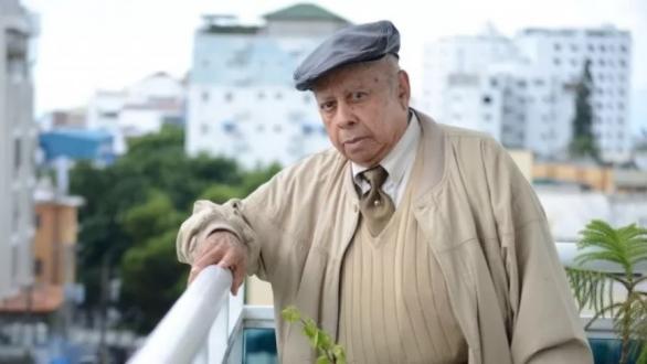 escritor Manuel Mora