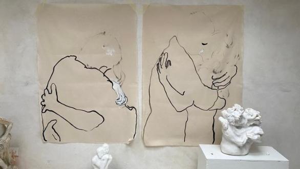 En portada: A hug. 2025. Eva Claessens