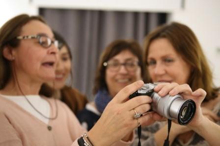 De la sombra a la luz. Fotografía en clave femenina