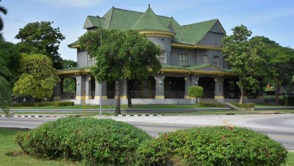 Casa de las tejas verdes en la habana