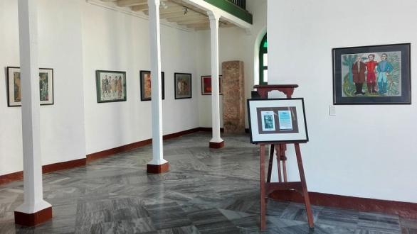 Vista de la exposición de Moreira, Tres Héroes
