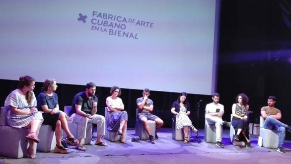 Conferencia de prensa en Fábrica de Arte Cubano 