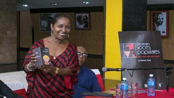 La cantante cubana Argelia Fragoso, en rueda de Prensa, del Encuentro Voces Populares. Foto: Ismael Francisco/Cubadebate.