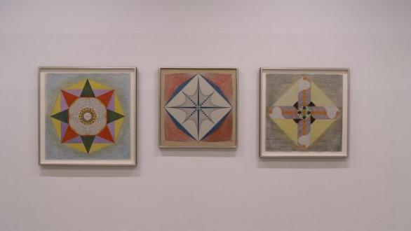 Obras en la muestra Universo Emma Kunz. Una visionaria en diálogo con el arte contemporáneo