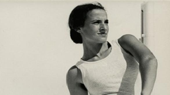 Athlete with discus. Photograph by Liselotte Grschebina, 1937.  © Israel Museum, Jerusalem. 