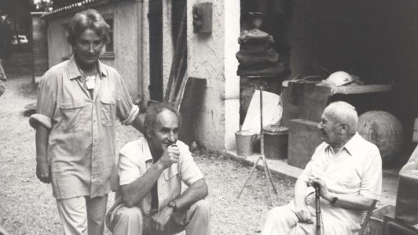 Chillida-Pilar Belzunce y Joan Miró en Saint Paul de Vence a finales de los 70 Foto: Hans Spinner