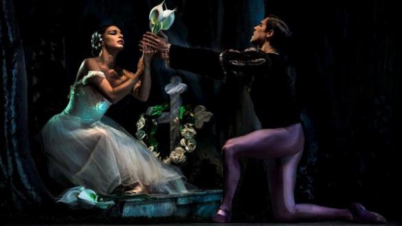 GISELLE (Viengsay Valdés y Dani Hernández) Foto Alfredo Cannatello